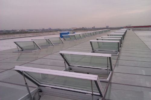 <b>开窗机定期的保养维护很重要</b>