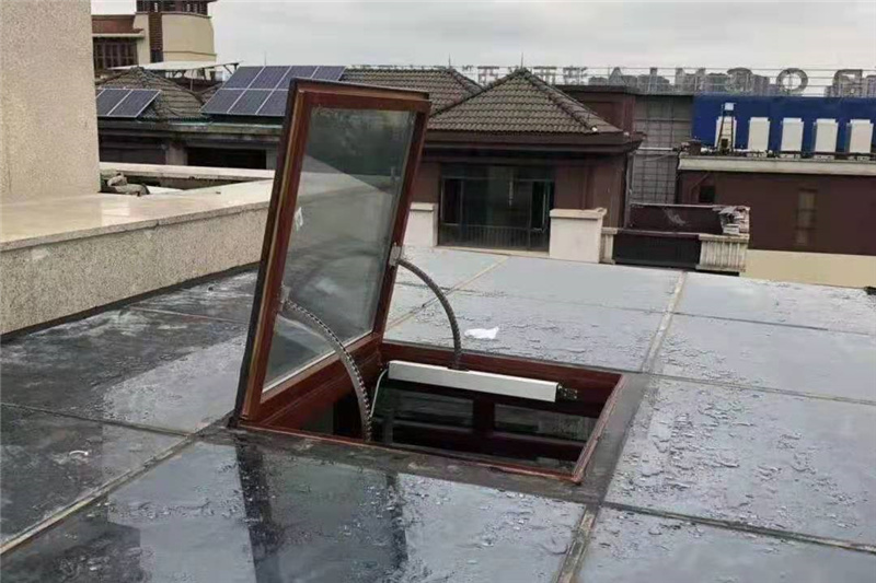 电动弯链开窗器